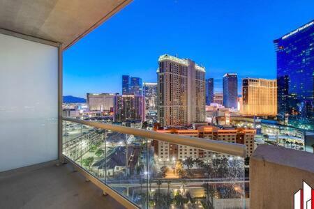 Mgm Signature-15-717 F1 Track & Strip View Balcony Las Vegas Dış mekan fotoğraf
